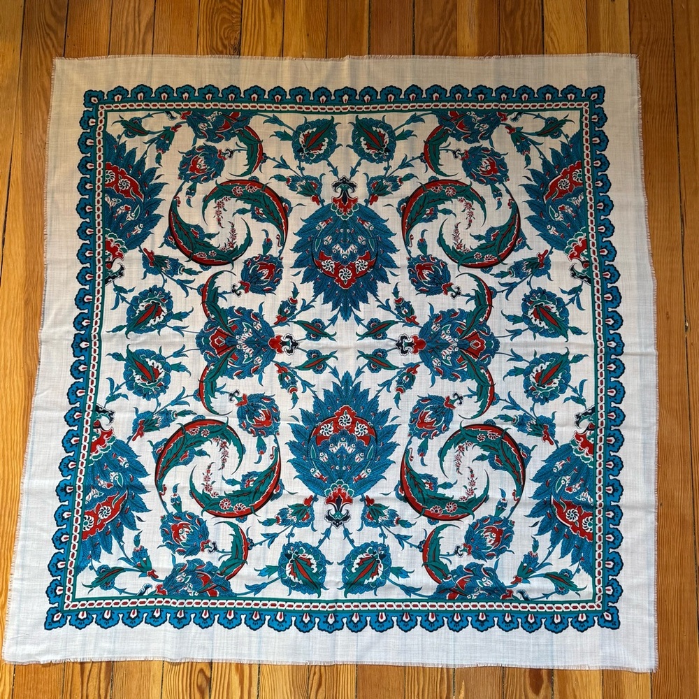 Metropolitan Museum of Art Peacock Scarf 100% wool Made in Japan